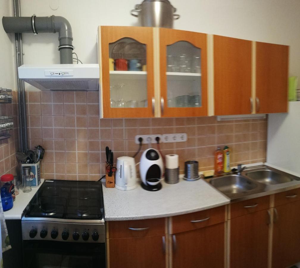 Lili Apartman Apartment Balatonfured Exterior photo